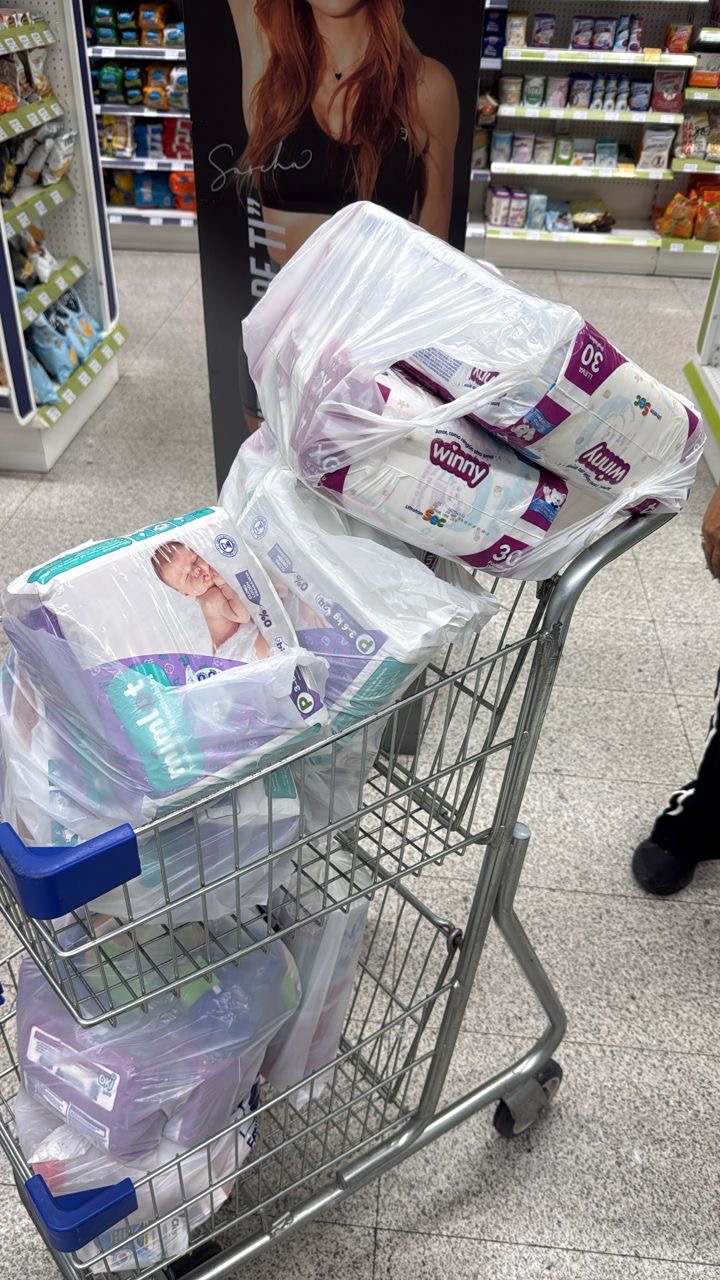 Pañales para bebés en el carrito